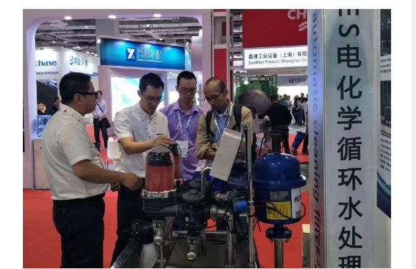 飛創(chuàng)科技專業(yè)人員詳細(xì)解答客戶疑問(wèn)